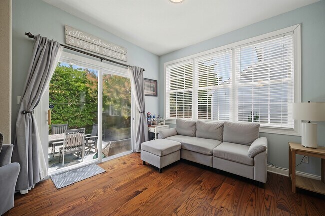 Building Photo - 1177 Treefern Dr