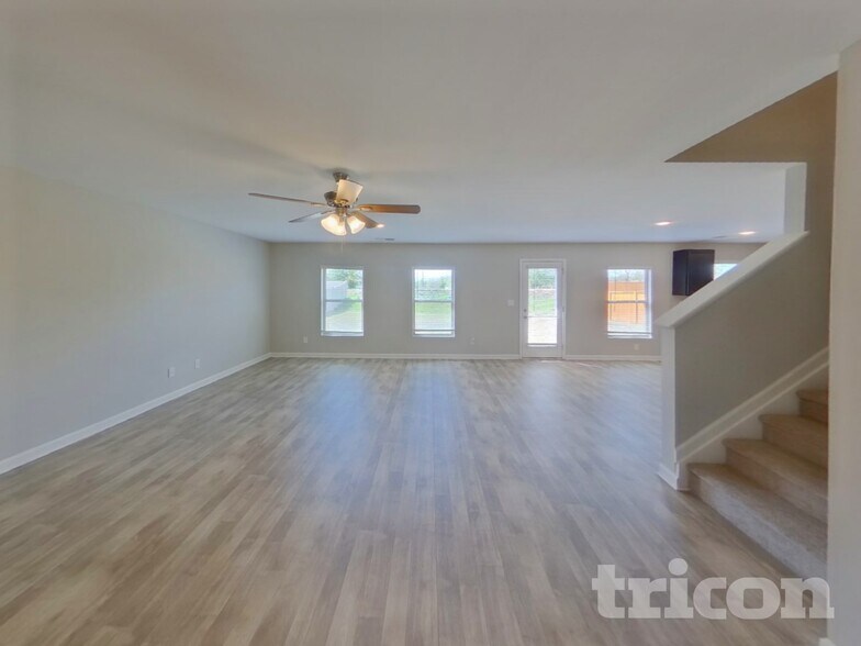 Building Photo - 1405 Veranda Ln