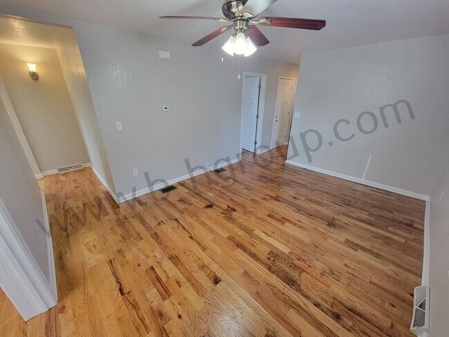 Building Photo - 6411 32nd Ave