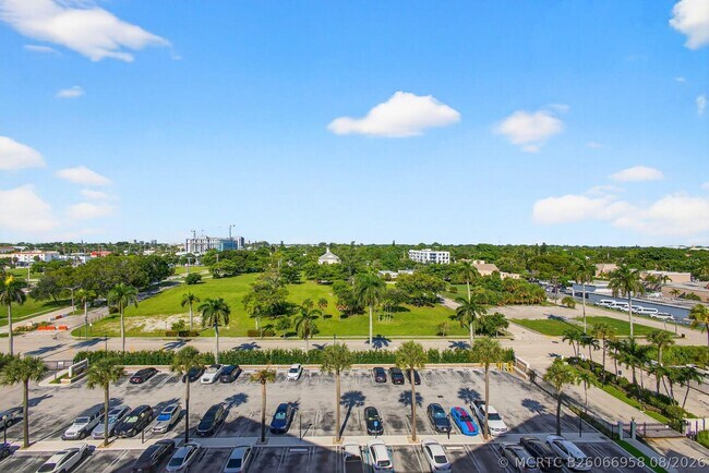 Building Photo - 2600 N Flagler Dr