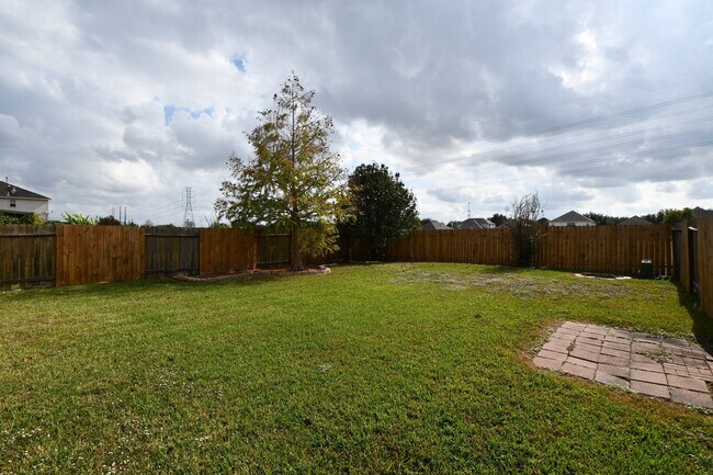 Building Photo - 20023 Linden Spruce Ln