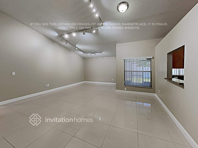 Building Photo - 1001 NW 125th Terrace