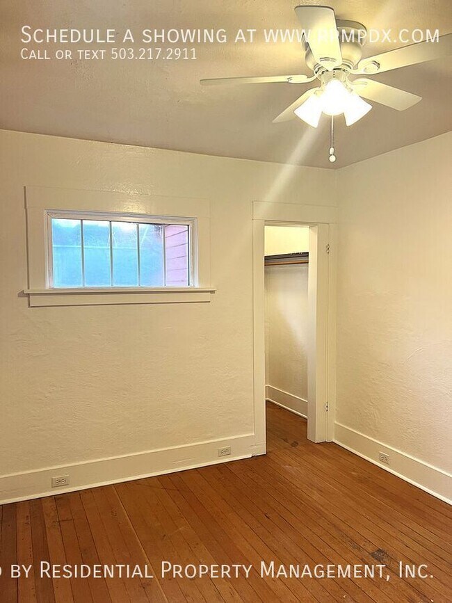 Building Photo - 214 NE Bryant St