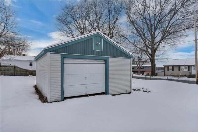 Building Photo - 115 Campbell Ave