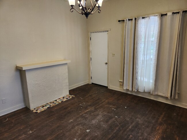 Building Photo - 1316 N Market St