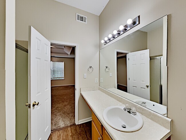 Building Photo - 4319 Caroline Court