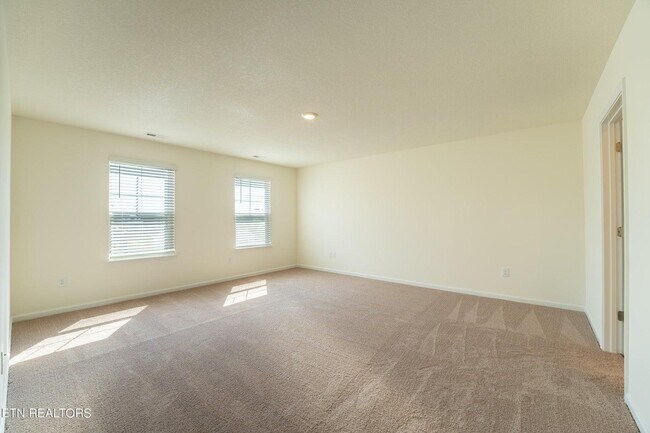 Building Photo - 322 Heritage Crossing Dr