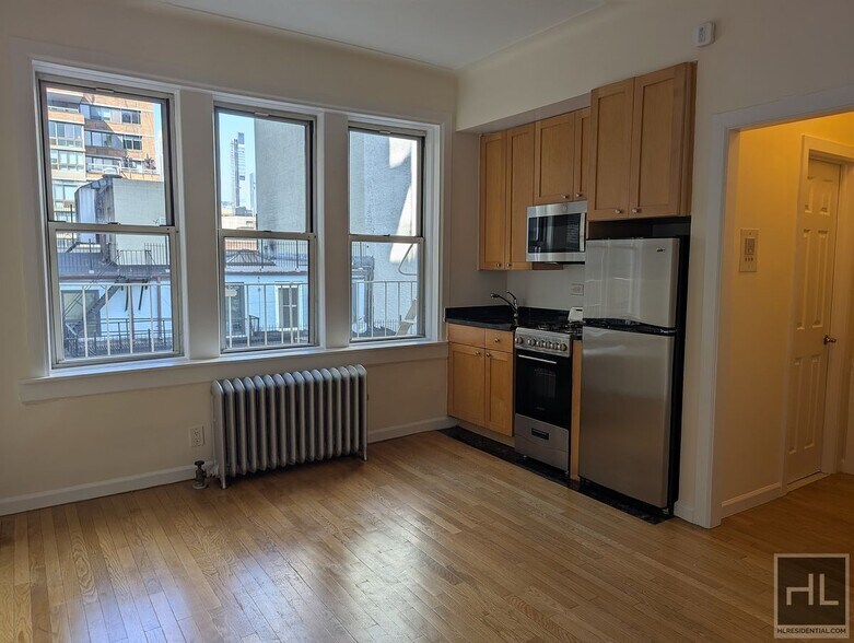 Primary Photo - WEST 13 STREET