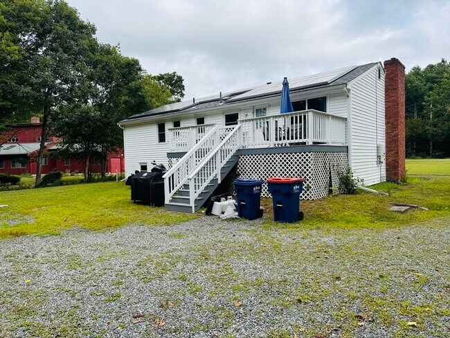 Building Photo - 18 Weaver St