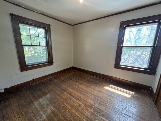 Building Photo - 463-465-465 Glenwood Ave