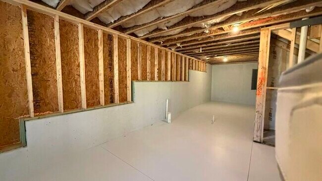 Building Photo - 105 Elijah St