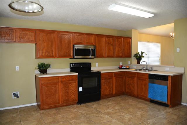 Building Photo - 9809 Carter Dr