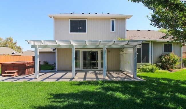 Building Photo - 4 Bed/3 Bath South Richland Home