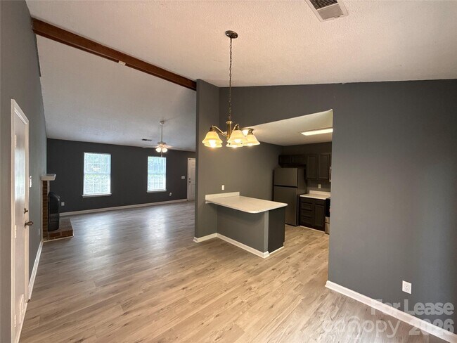 Building Photo - 11111 Meadow Bank Ln