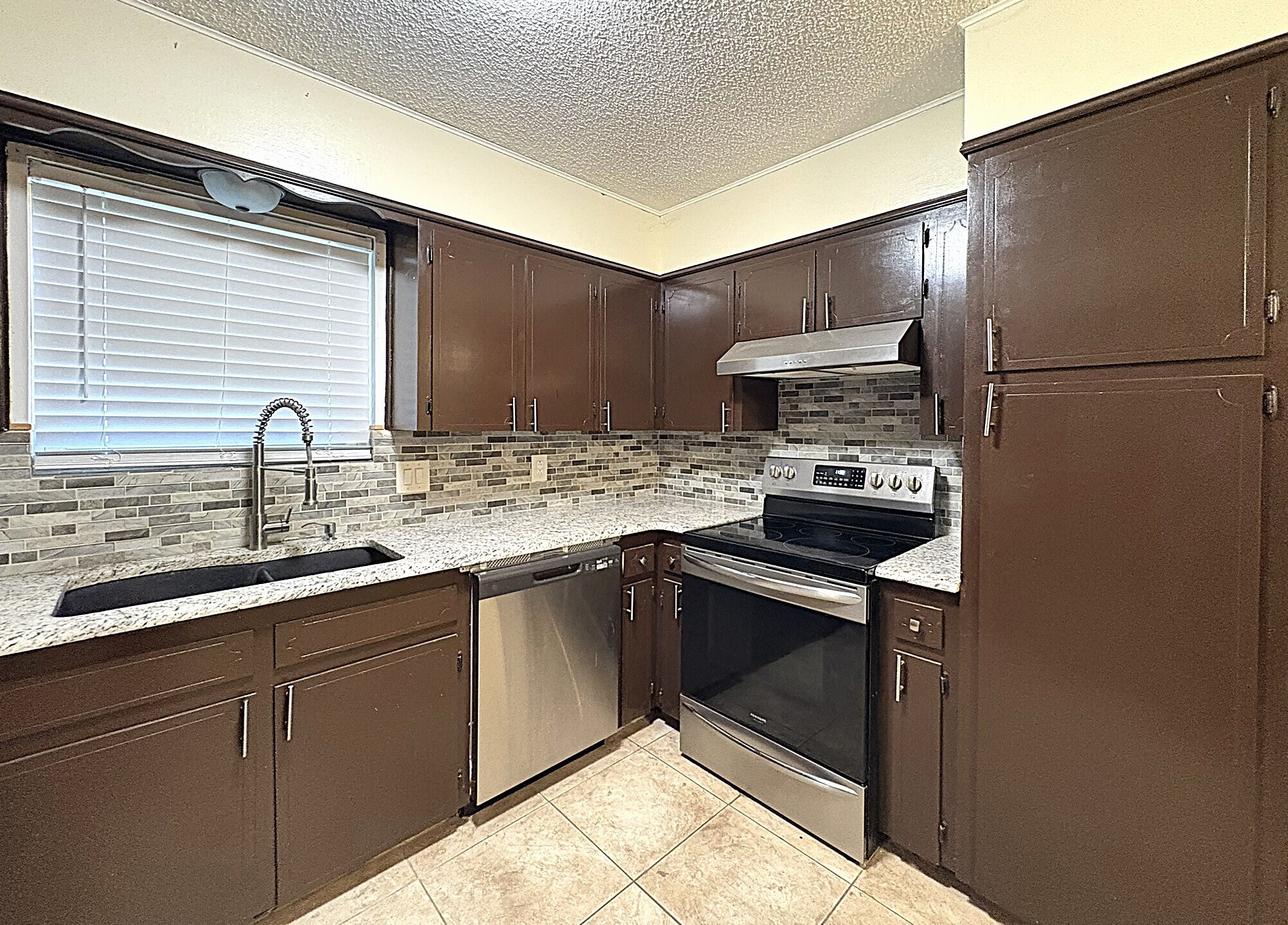 Building Photo - 613 County Road 4876