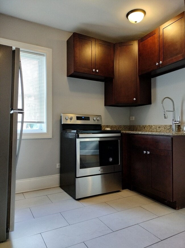 Building Photo - 7408 S Eberhart Ave