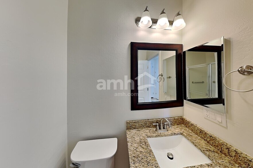 Building Photo - 14576 W Maui Ln