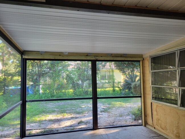 Screened Back Porch - 722 Revere Ave