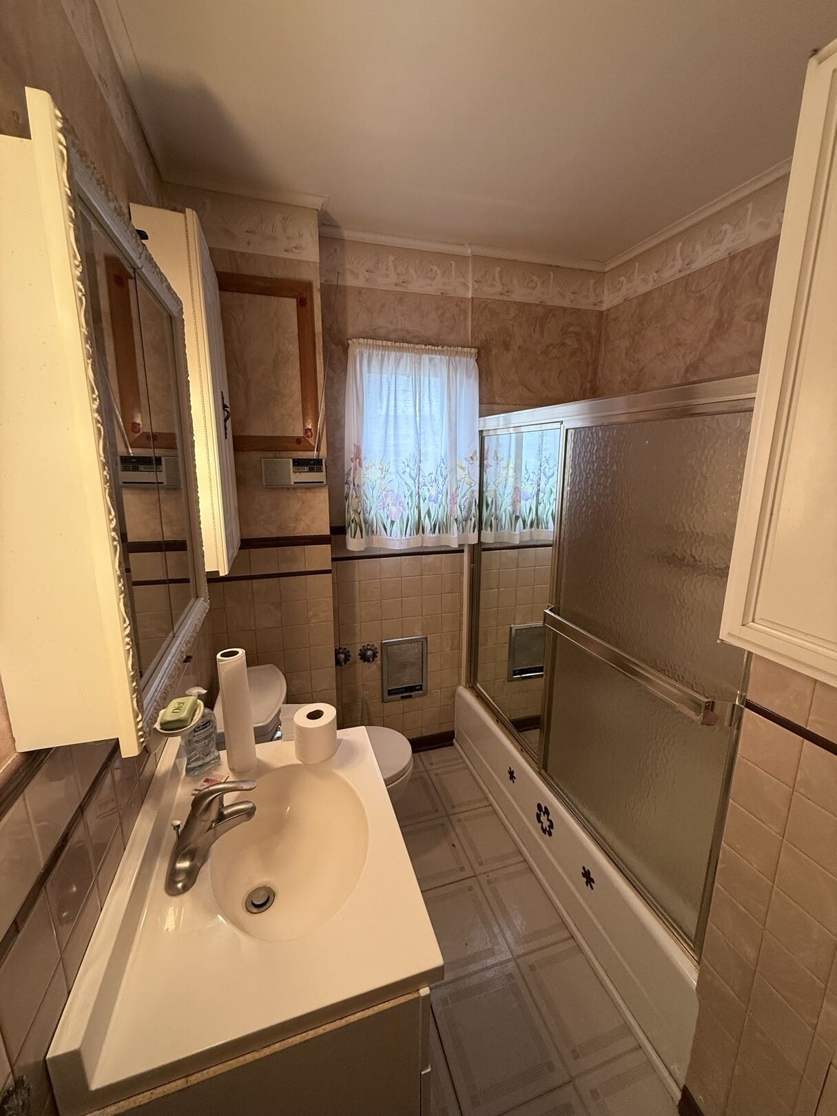 Building Photo - 3807 Pine Ave