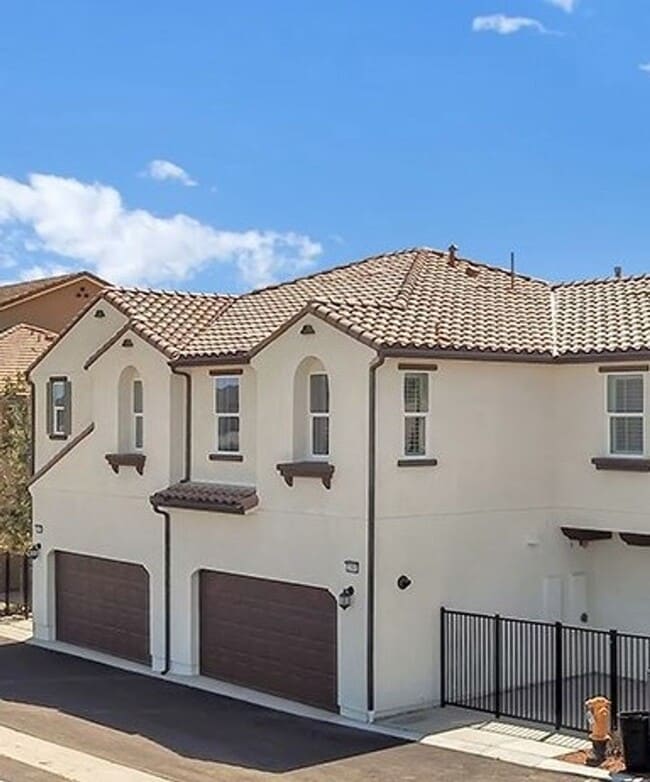 Primary Photo - Murrieta 4 Bedroom Townhome with Solar in ...