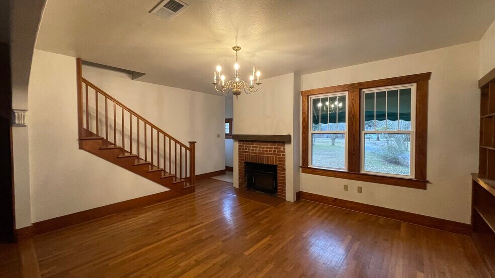 den - 11944 Joor Rd