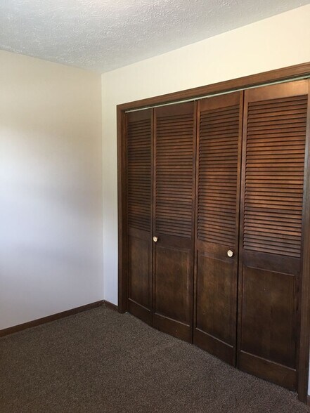 Building Photo - 807 Mitchell Ave