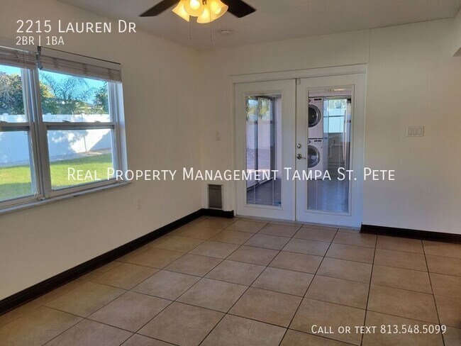 Building Photo - 2215 Lauren Dr