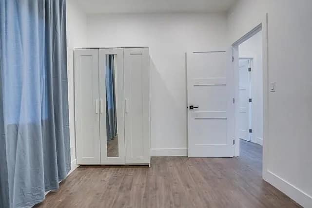 Building Photo - 356 W 15th St