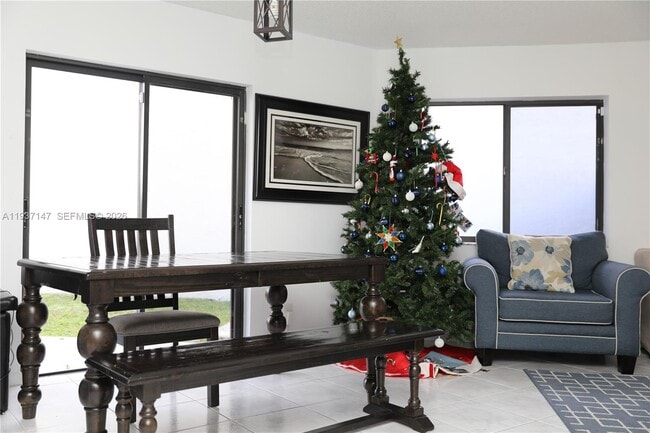 Building Photo - 1131 SW 109th Ave