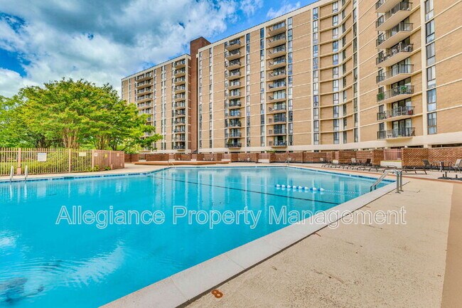 Building Photo - 6800 Fleetwood Rd