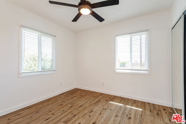 Building Photo - 1812 W Glenoaks Blvd