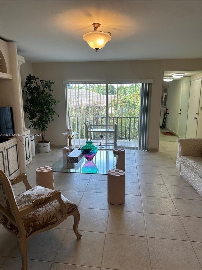 Building Photo - 9456 SW 77th Ave