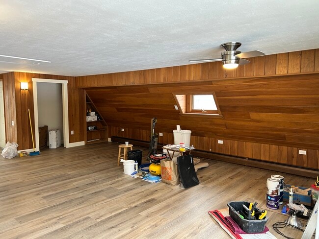 Building Photo - 169 Log Cabin Rd