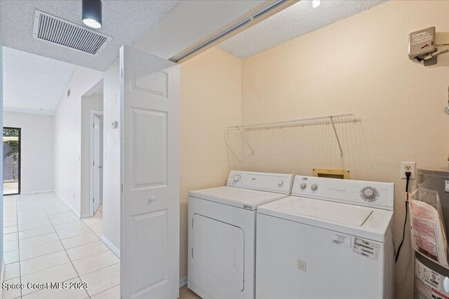 Building Photo - 131 3rd Ave