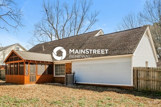 Building Photo - 4 Bedroom Pet-Friendly Home in GERMANTOWN, TN with Main Street Renewal