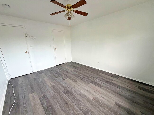 Building Photo - 841 Blossom Ln