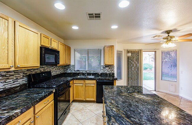 Building Photo - 1 Story home located in Southern Highlands.