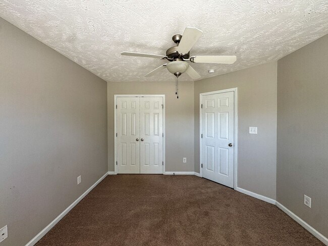 Building Photo - Lovely 4 Bed 2 Bath Home in West Gate