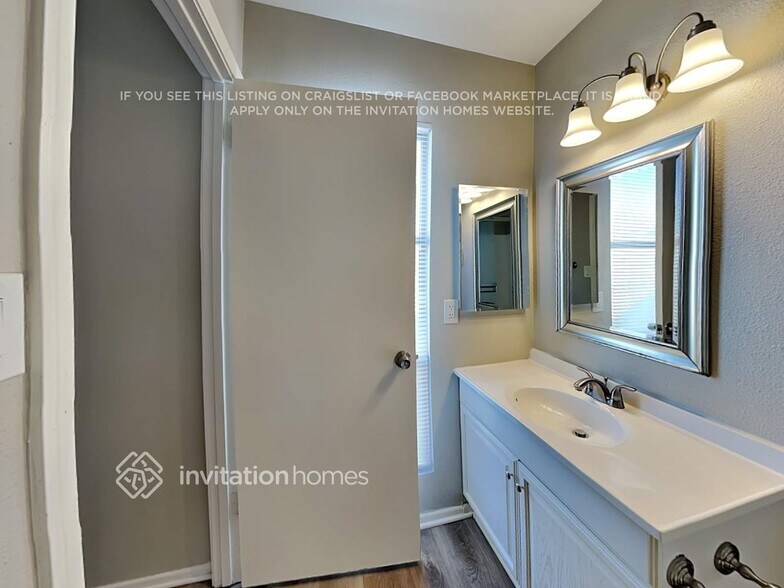 Building Photo - 5326 W Purdue Ave