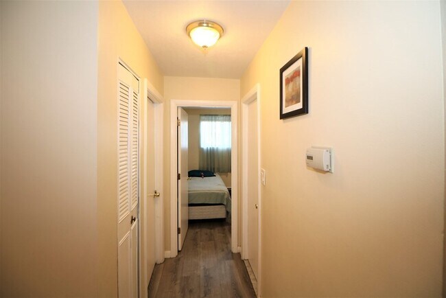Building Photo - 400 Governors Dr