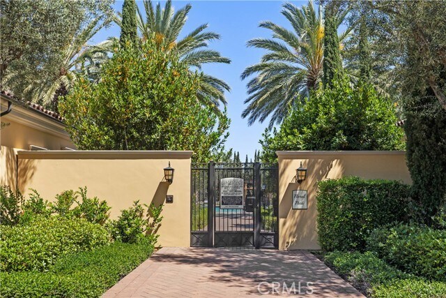 Building Photo - 717 Spring Gdn