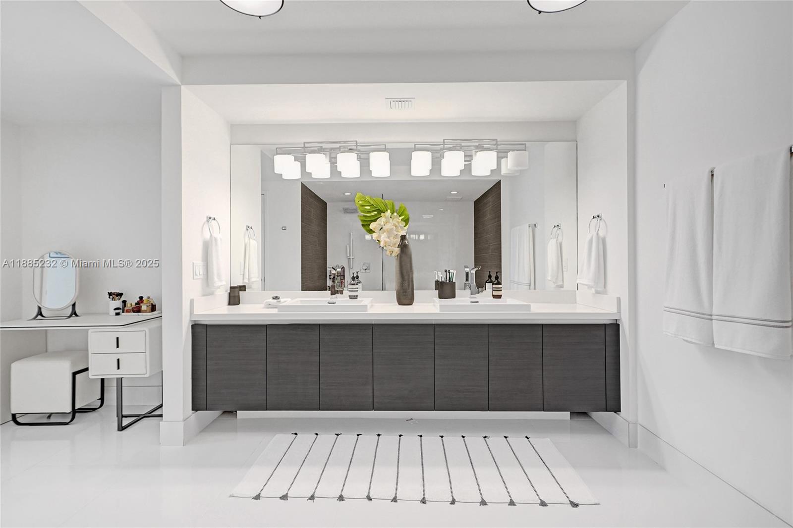 Building Photo - 300 Sunny Isles Blvd