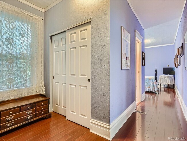 Building Photo - 448 N Downing St
