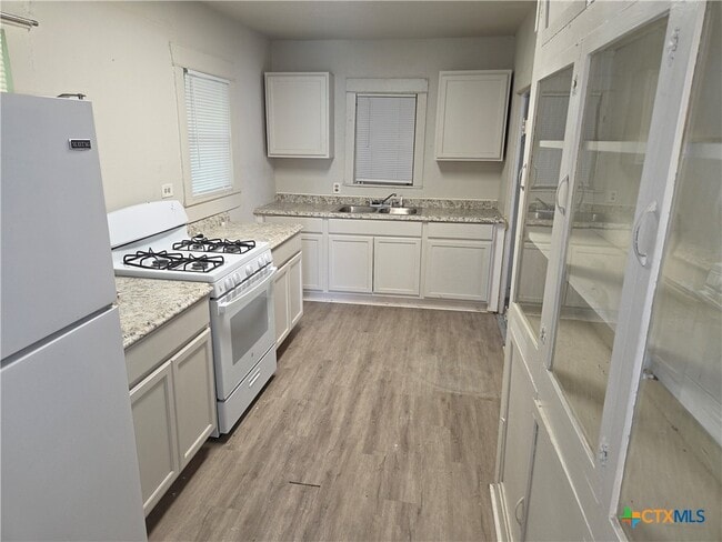 Building Photo - 1219 S 10th St