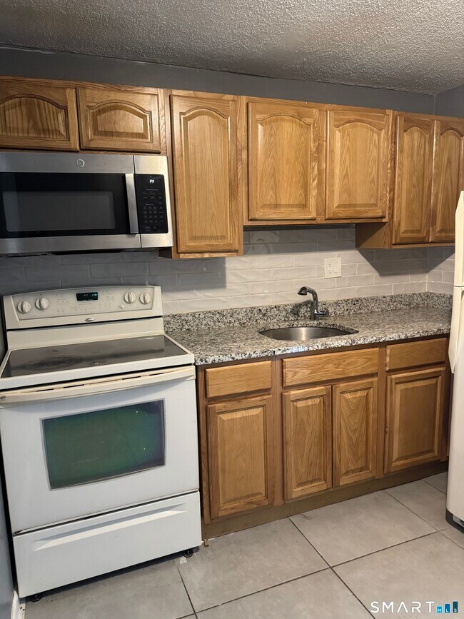 Building Photo - 356 Franklin Ave