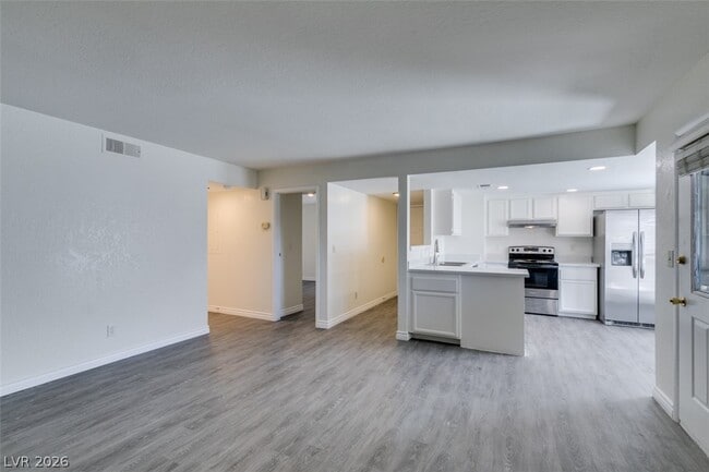 Building Photo - 3790 Shirebrook Dr