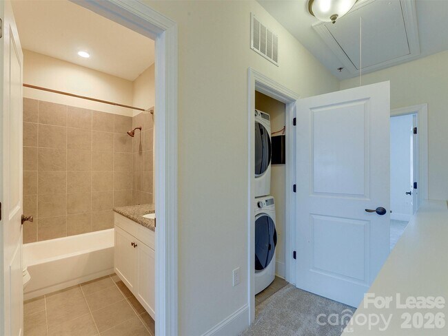 Building Photo - 100 N Laurel Ave