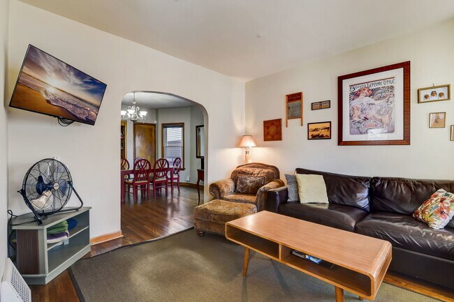 Building Photo - 4451 N Tripp Ave