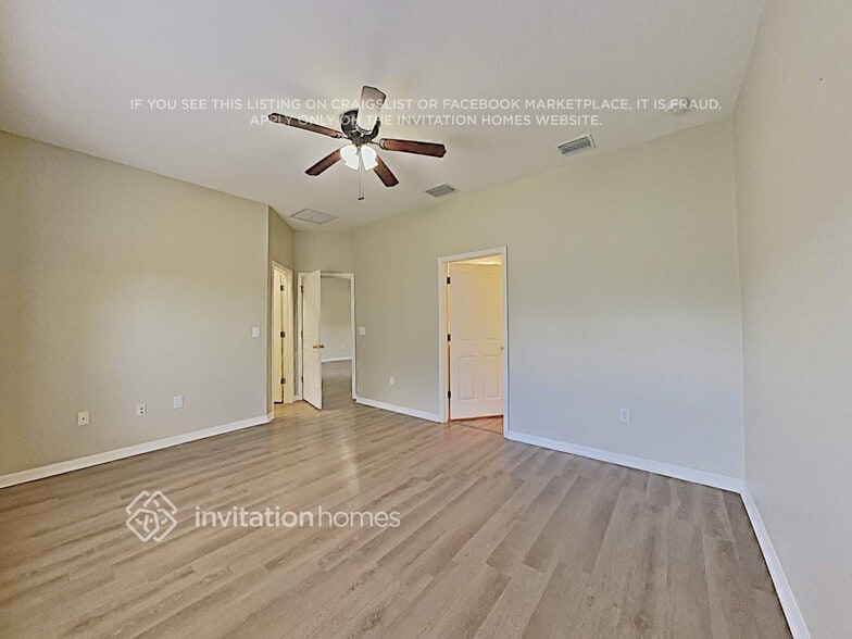 Building Photo - 8211 Crescent Moon Dr