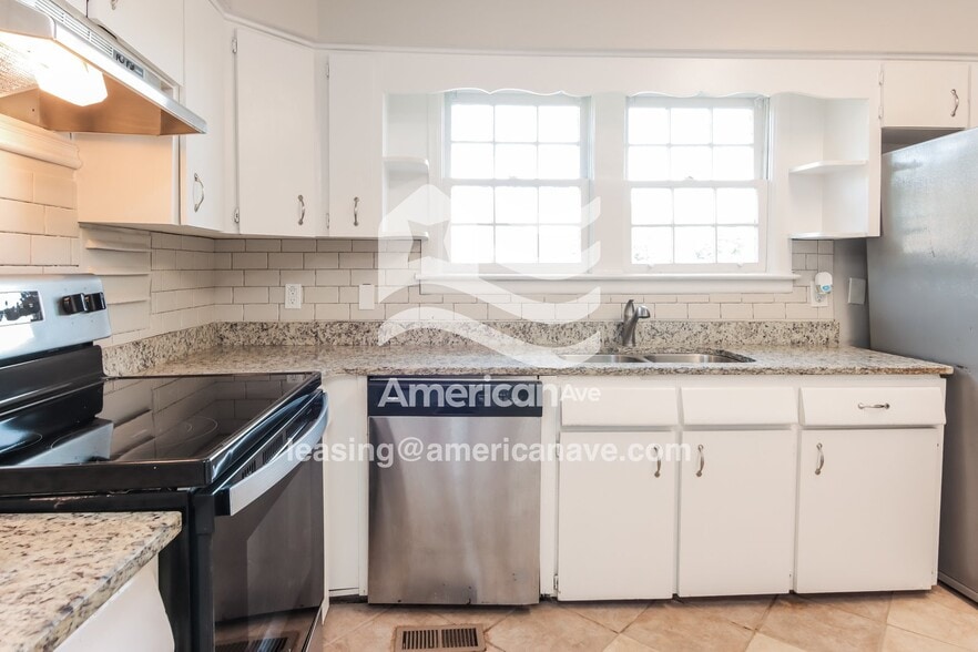 Building Photo - 3508 17th Ave